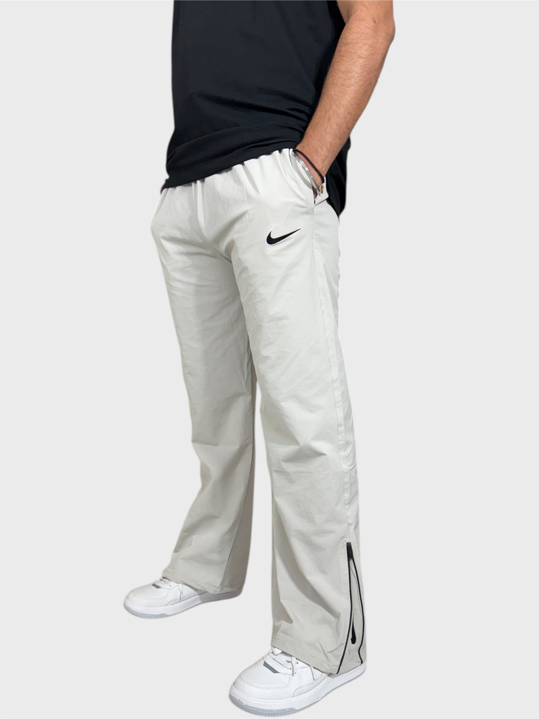 All Seasons Off White Daily Wear Pajamas
